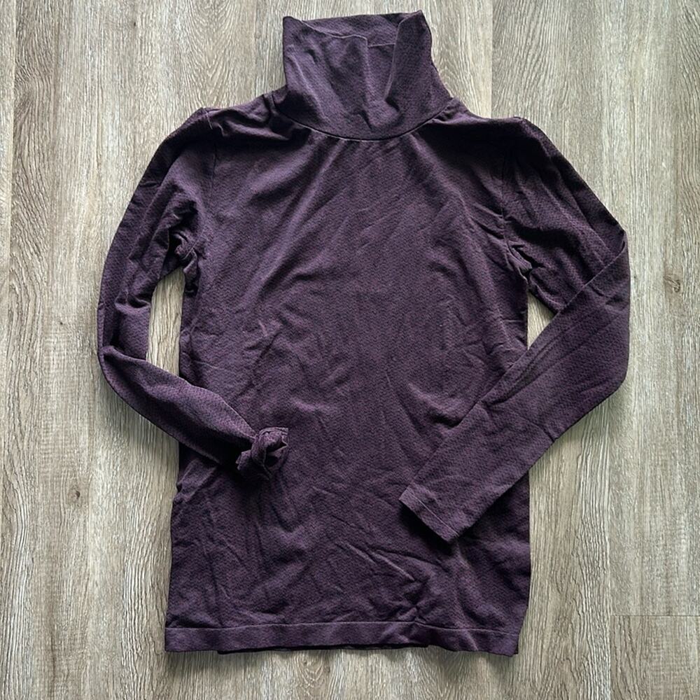 Athleta Flurry Peak Turtleneck Purple Size Large Winter Fitted‎